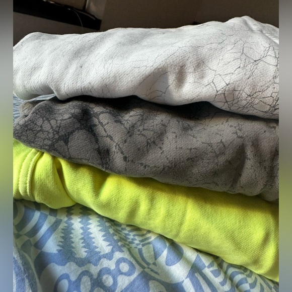 3 pair Lululemon Joggers - Picture 4 of 8